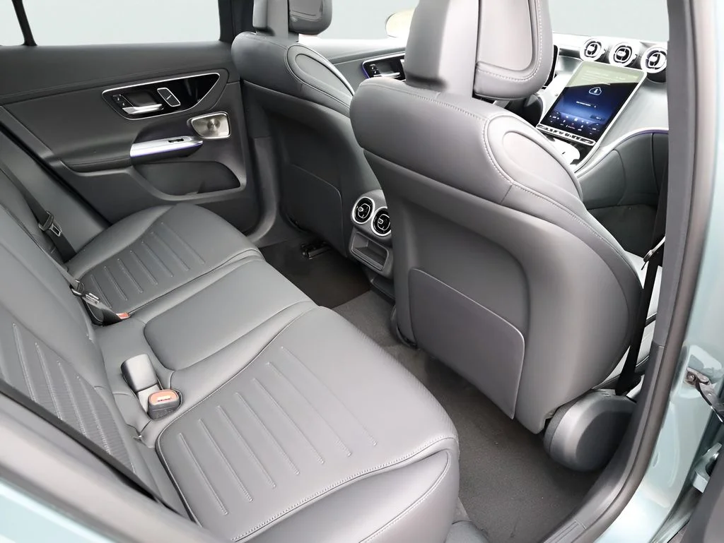 Used 2026 Verde Silver Metallic Mercedes-Benz GLC 350e image 13