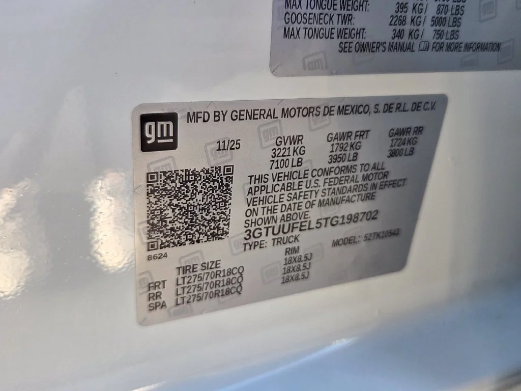 Used 2026 Summit White GMC AT4X image 18