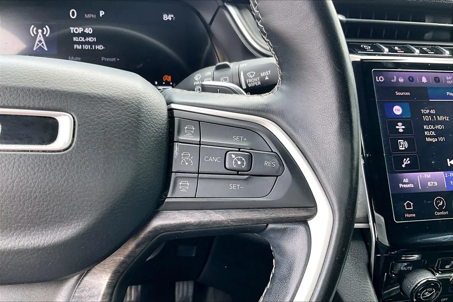 Used 2021 Diamond Black Crystal Pearlcoat Jeep Limited image 22