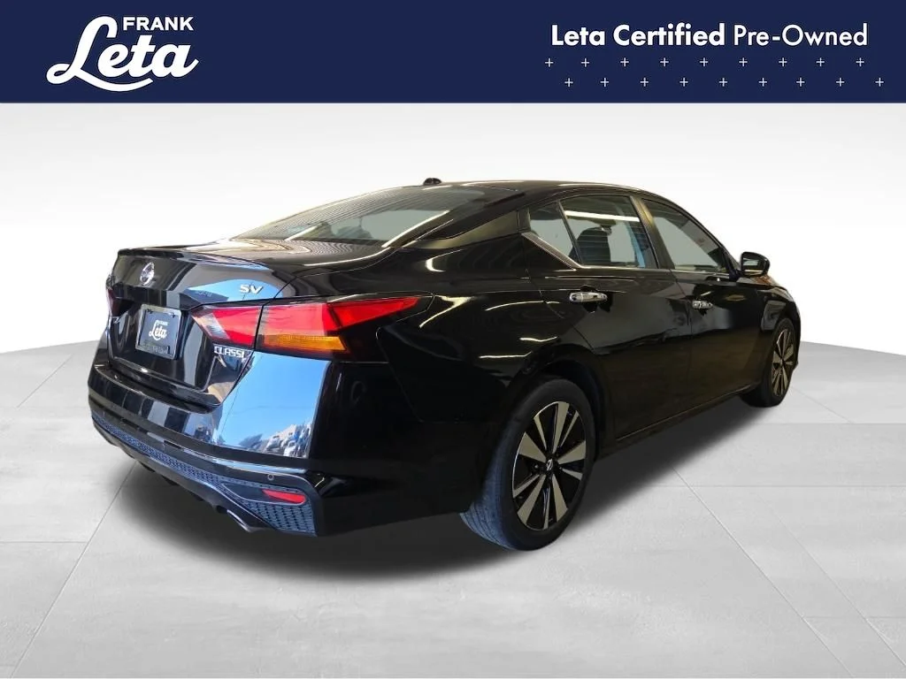 Used 2022 Black Nissan 2.5 SV image 6