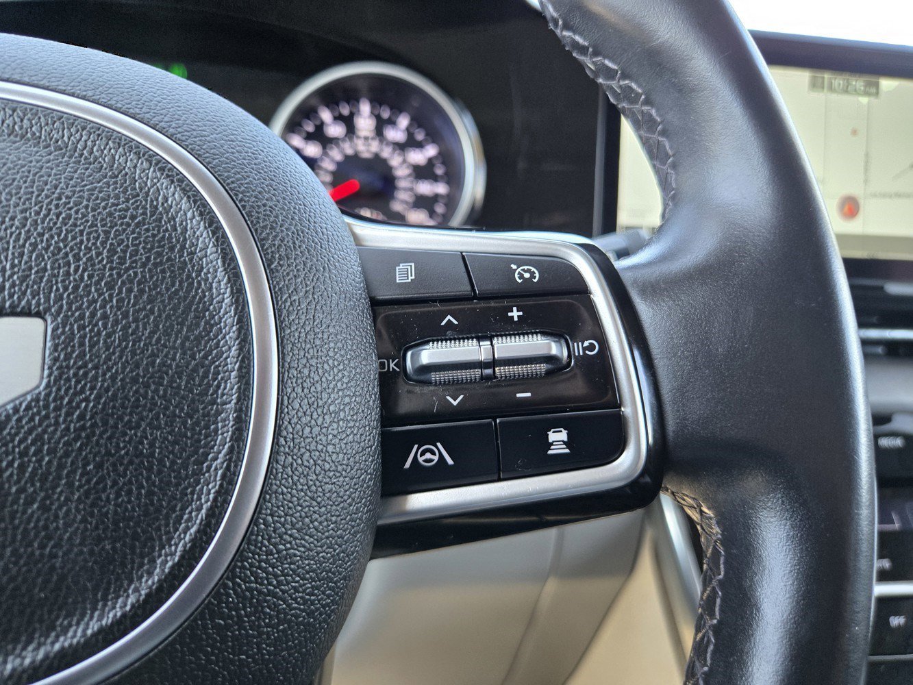 Used 2022 Ceramic Silver Kia SX image 17