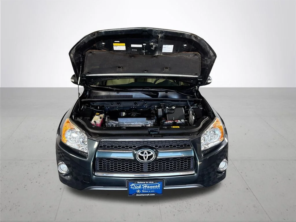 Used 2011 Green Toyota Limited image 22