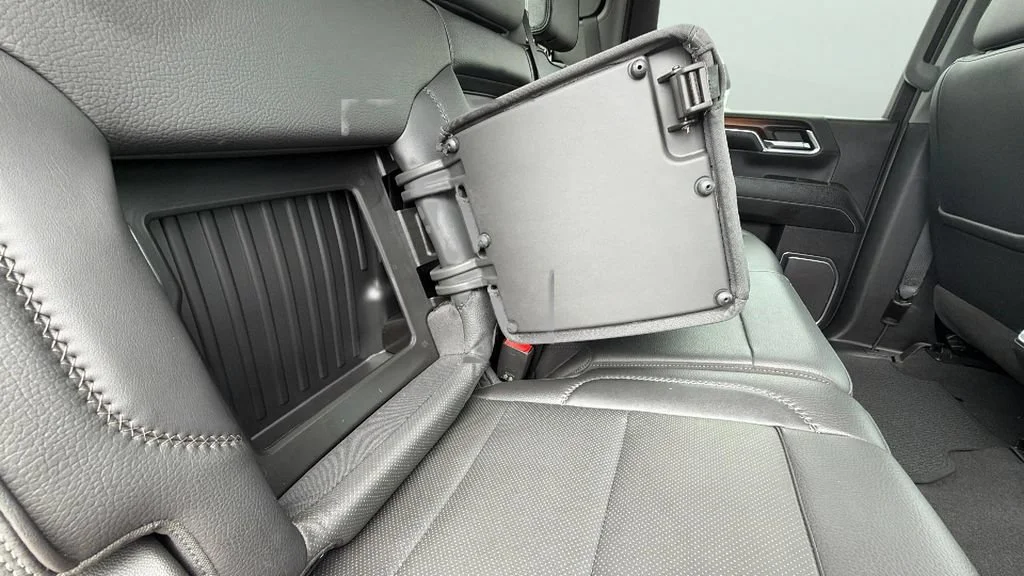 Used 2024 Onyx Black GMC Denali image 32