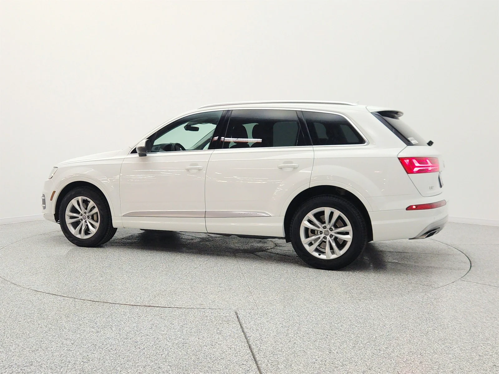 Used 2019 Carrara White Audi Premium Plus 55 TFSI quattro image 8