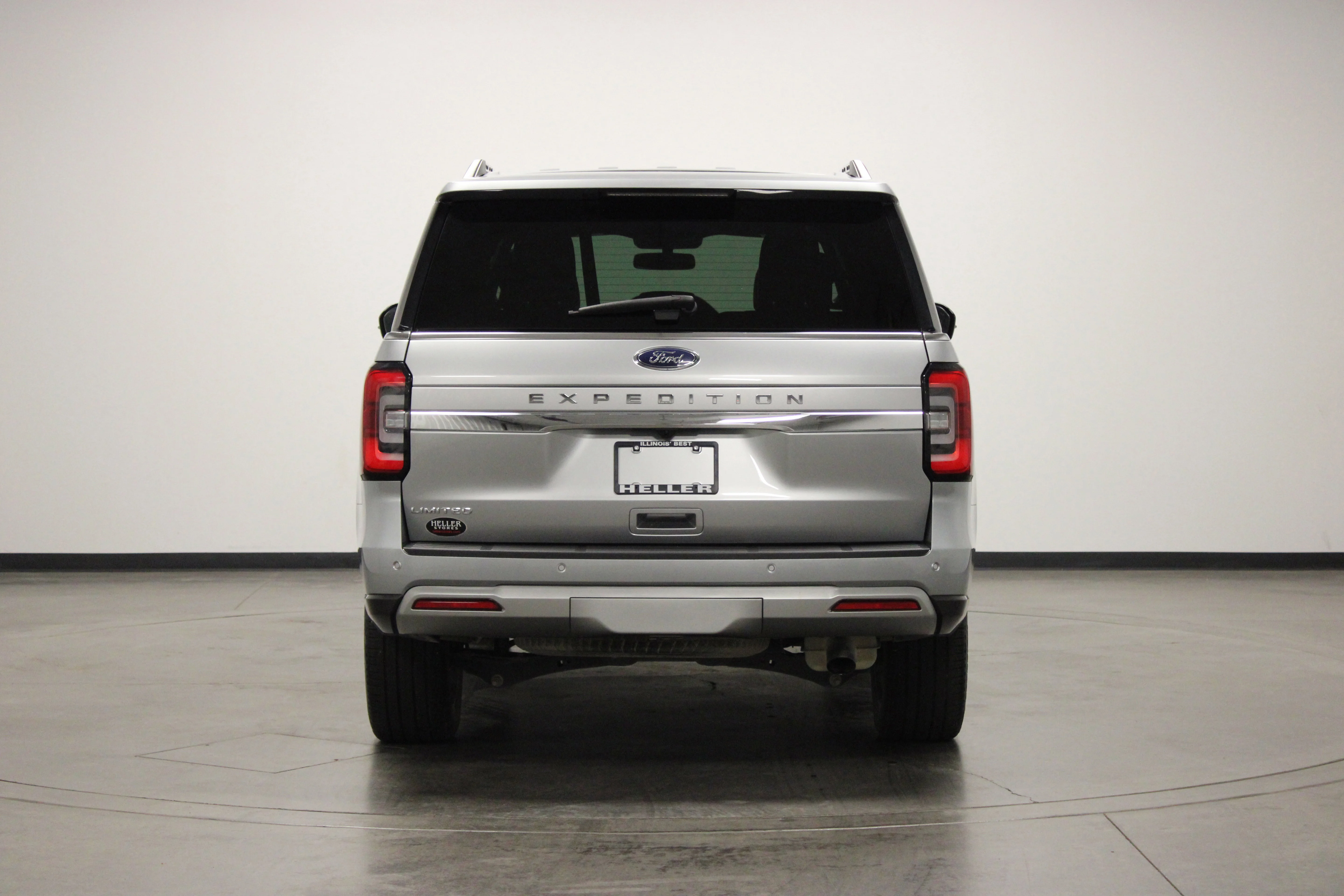 Used 2024 Silver Metallic Ford Limited image 7