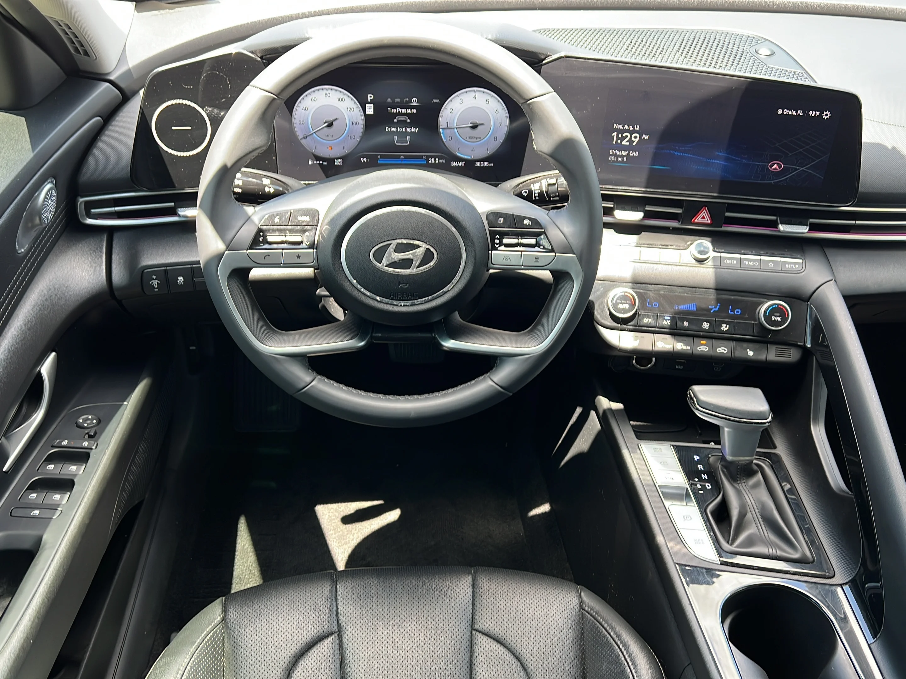 Used 2024 Fluid Metal Hyundai Limited image 11