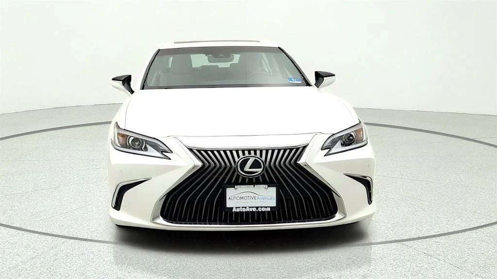 Used 2021 Eminent White Pearl Lexus ES 250 AWD w/ Premium Pkg & Blind Spot Monitor image 2