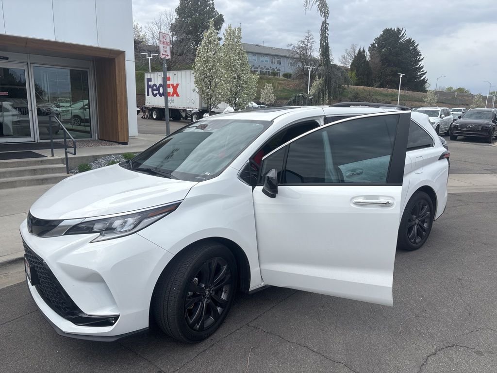 2022 Toyota Sienna XSE
