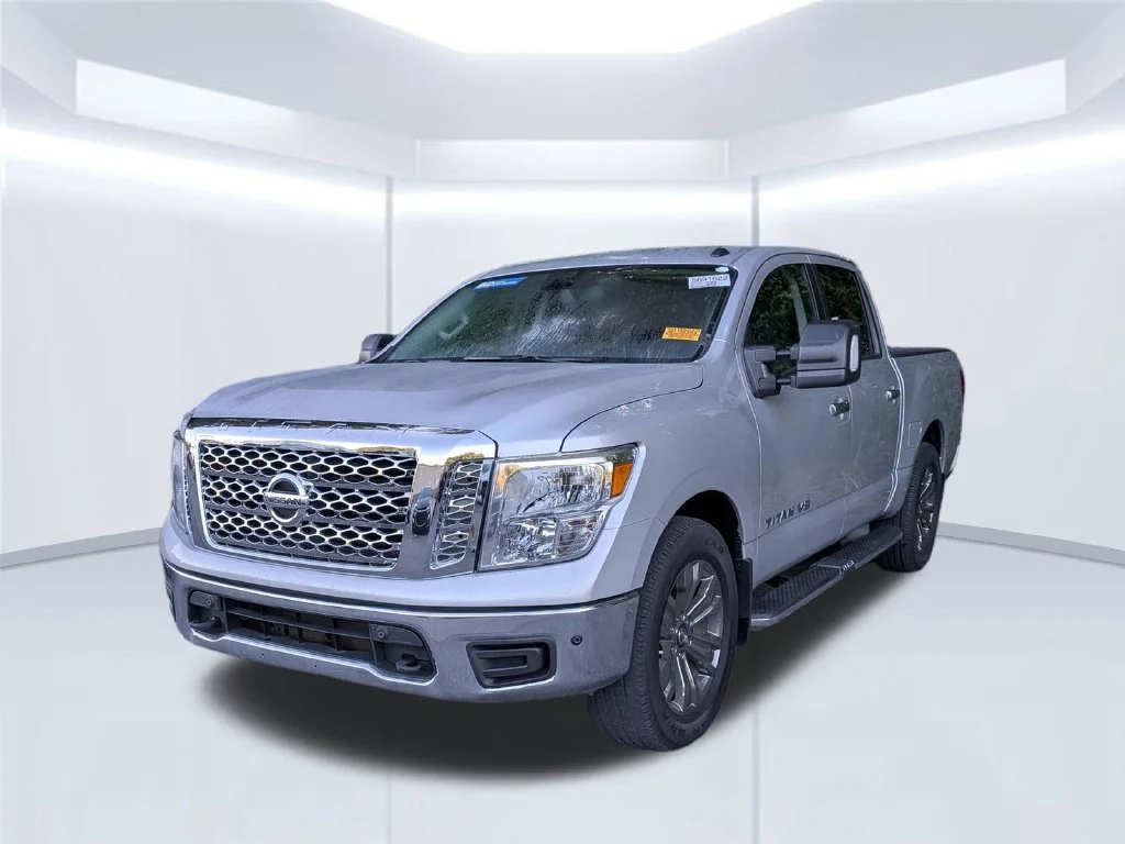 Used 2019 Silver Nissan SV image 4
