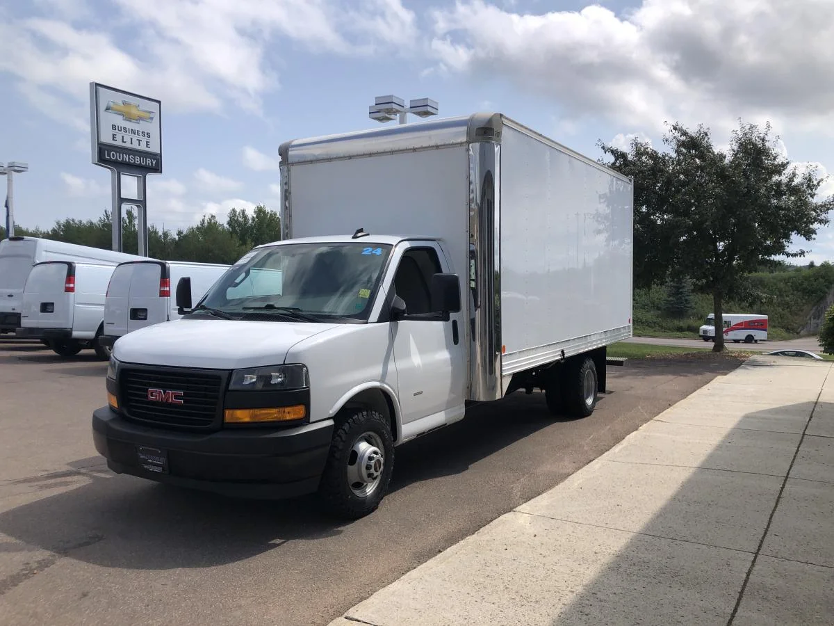 Used 2024 White GMC 3500 Van 177" image 5