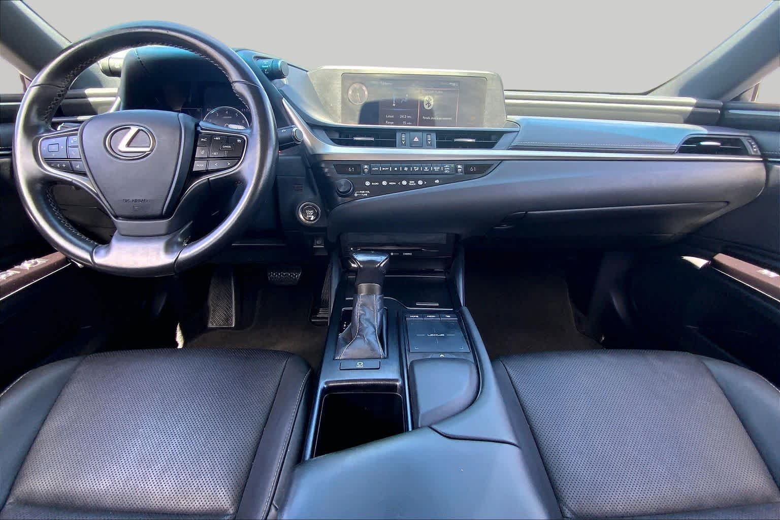 Used 2019 Eminent White Pearl Lexus  image 15