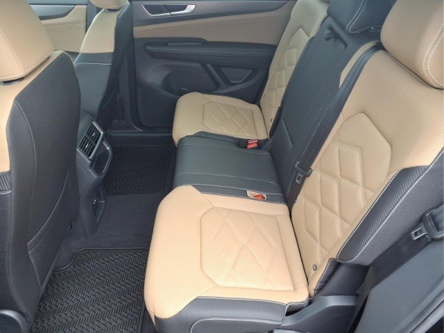 New 2026 Deep Black Pearl Volkswagen SE w/Technology 4M image 13