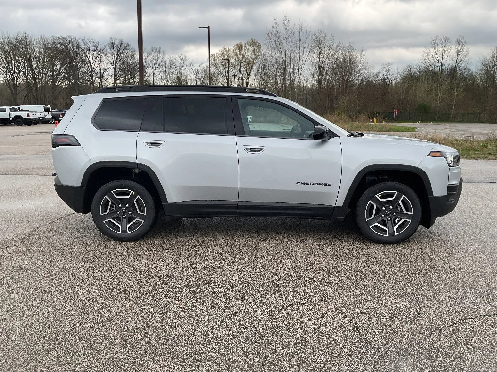 New 2026  Jeep Laredo 4x4 image 4