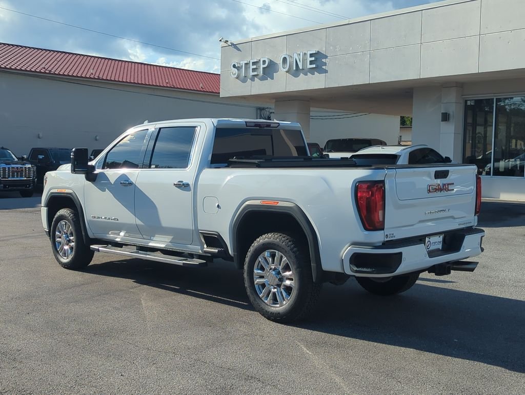 Used 2021 White GMC Denali image 4