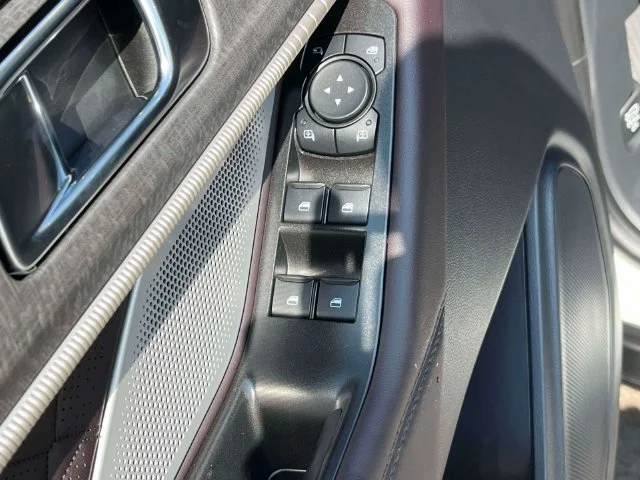 New 2027 White Ford Platinum image 21