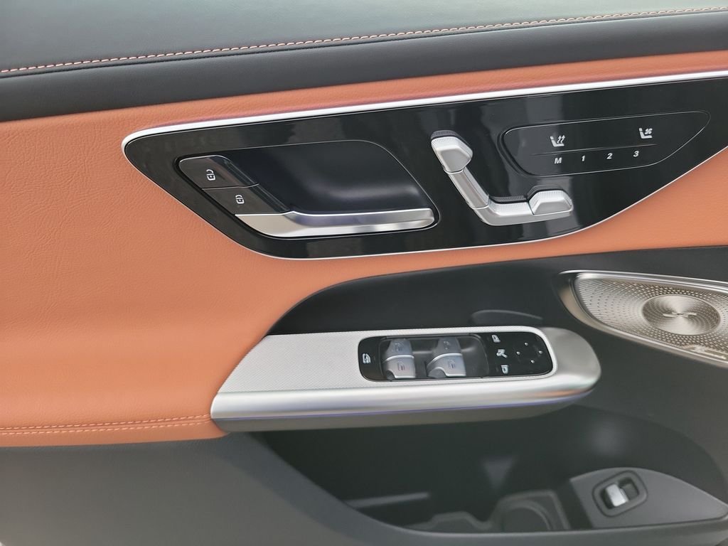 New 2027 MANUFAKTUR Alpine Grey Mercedes-Benz GLC 300 image 16