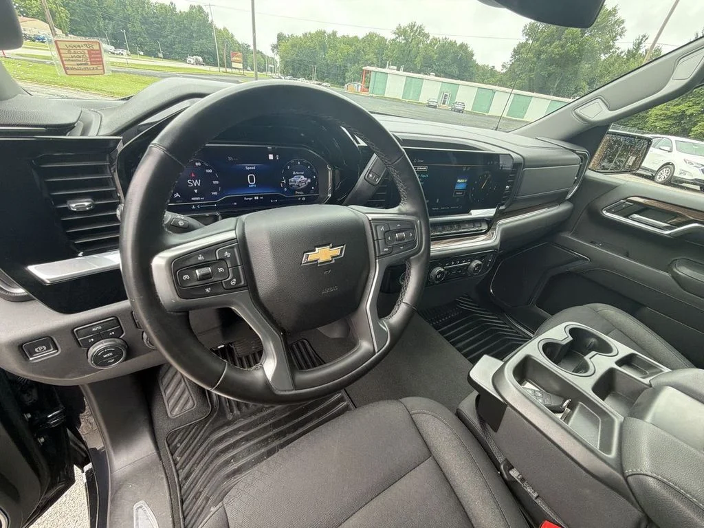 Used 2023 Gray Chevrolet LT image 20