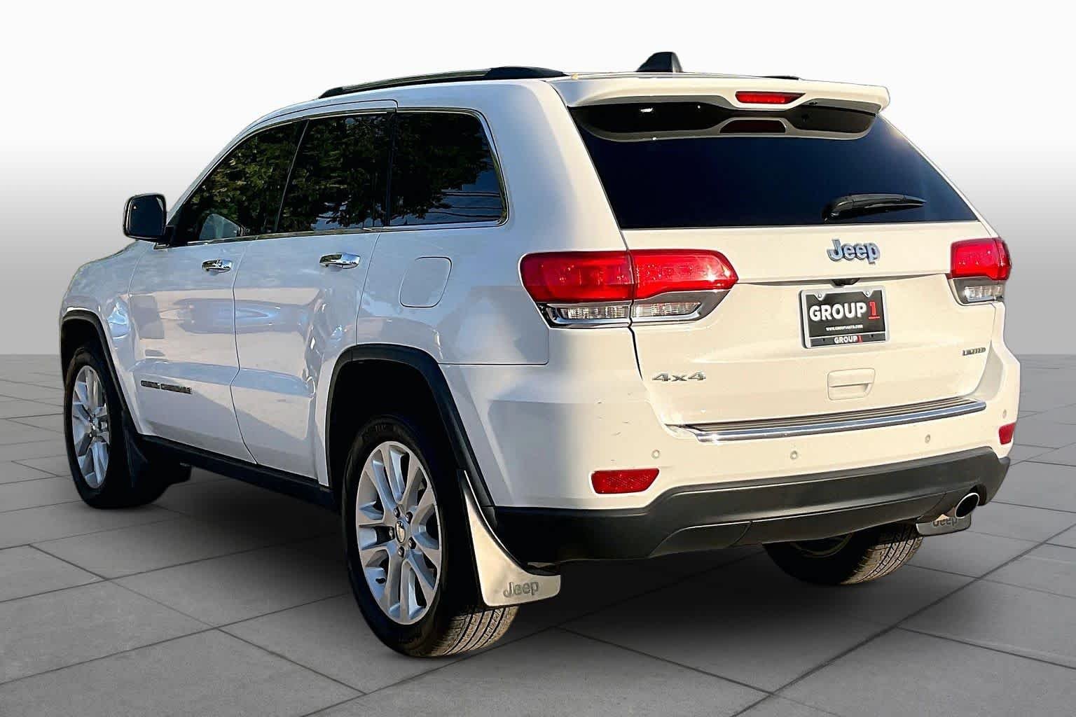 Used 2017 Bright White Clear Coat Jeep Limited image 11