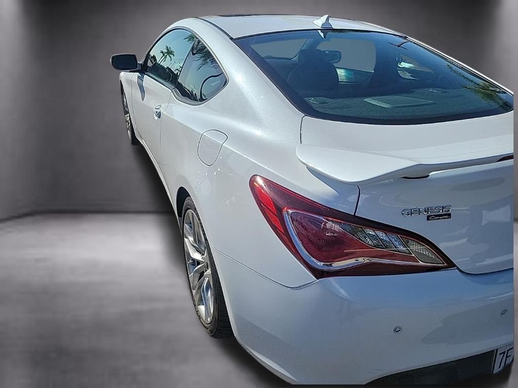 Used 2014 White Hyundai 3.8 Ultimate image 9