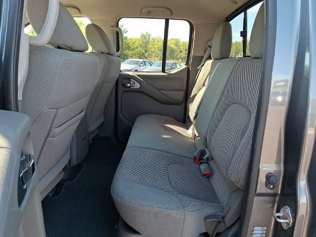 Used 2020 Gray Nissan SV image 10