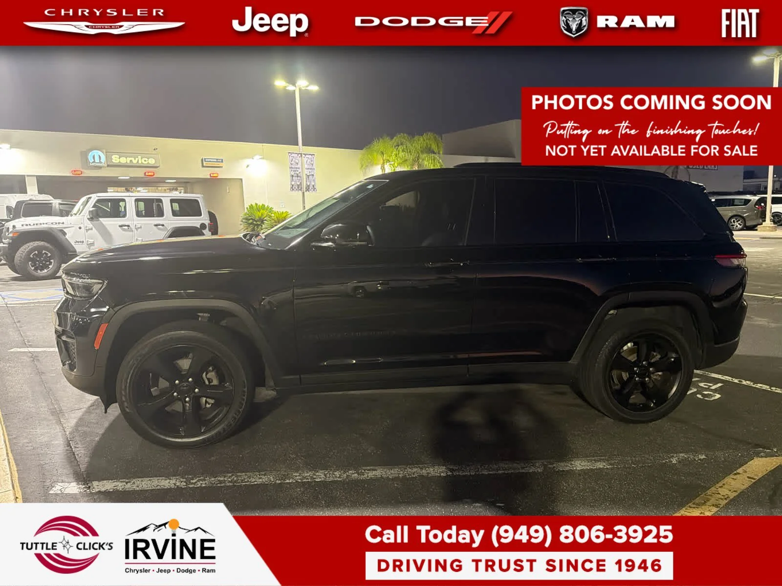 Used 2024 Diamond Black Crystal Pearlcoat Jeep Altitude X image 4