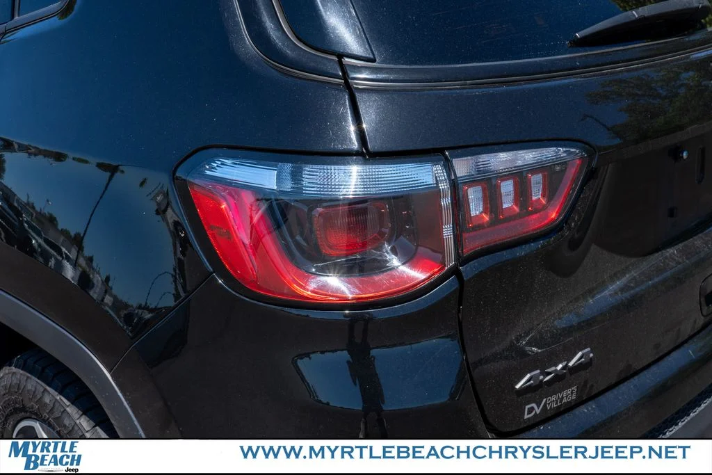 Certified Used 2022 Diamond Black Jeep Trailhawk image 11