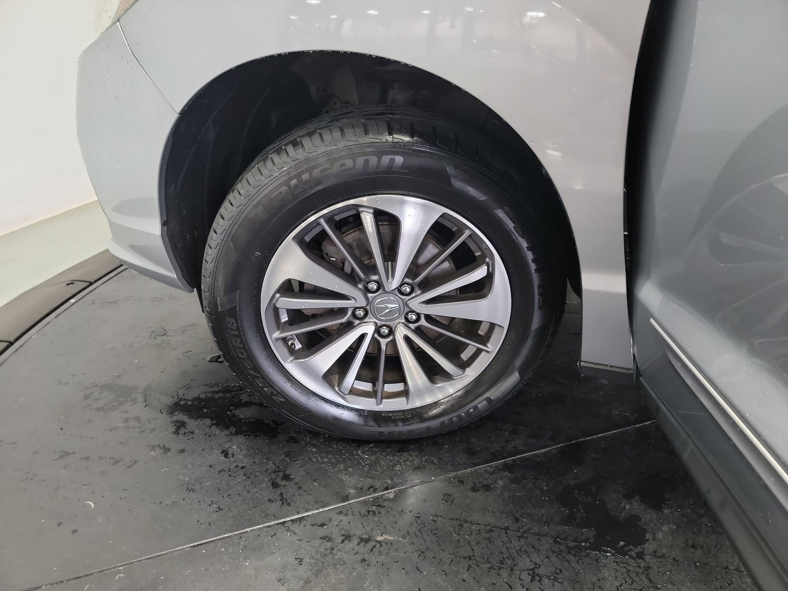 Used 2017 Lunar Silver Metallic Acura w/Advance Pkg image 29