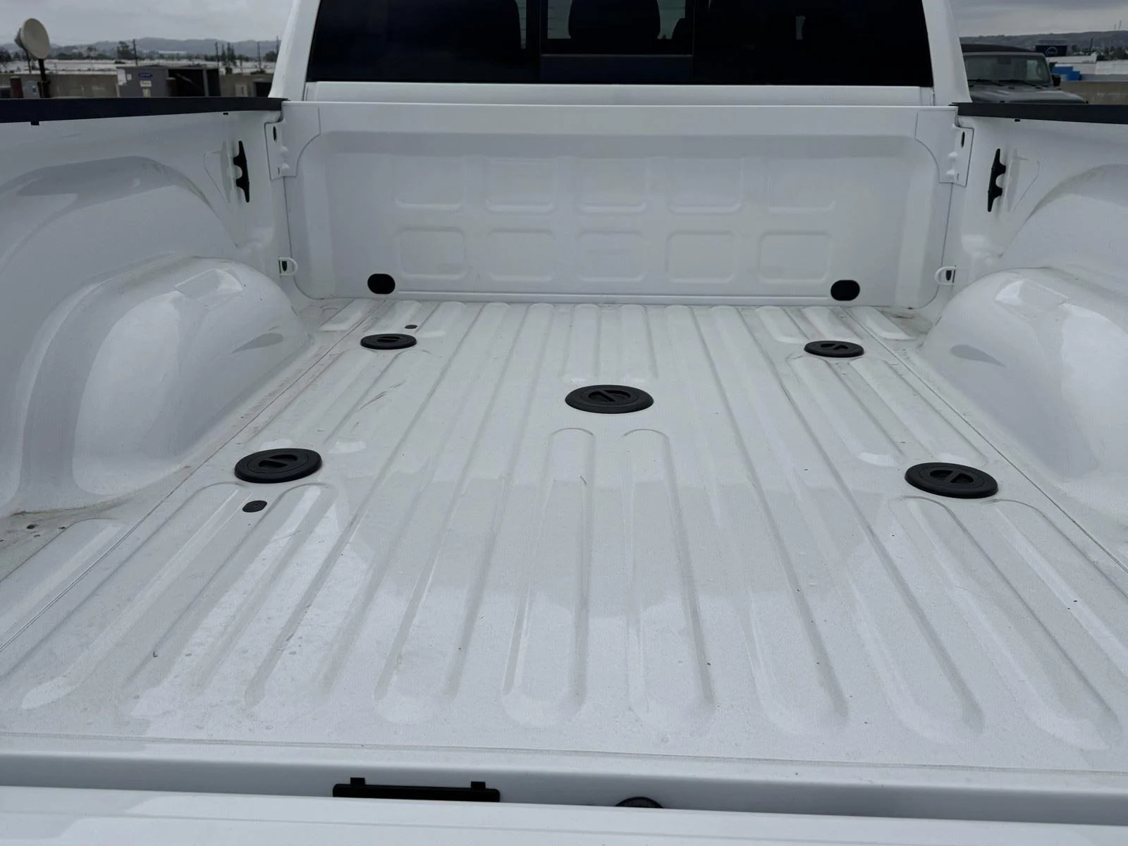 New 2026 Bright White Clear-Coat Exterior Paint RAM Laramie image 13