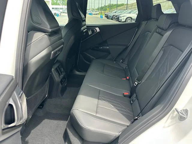 New 2026 Alpine White BMW 30 xDrive image 5