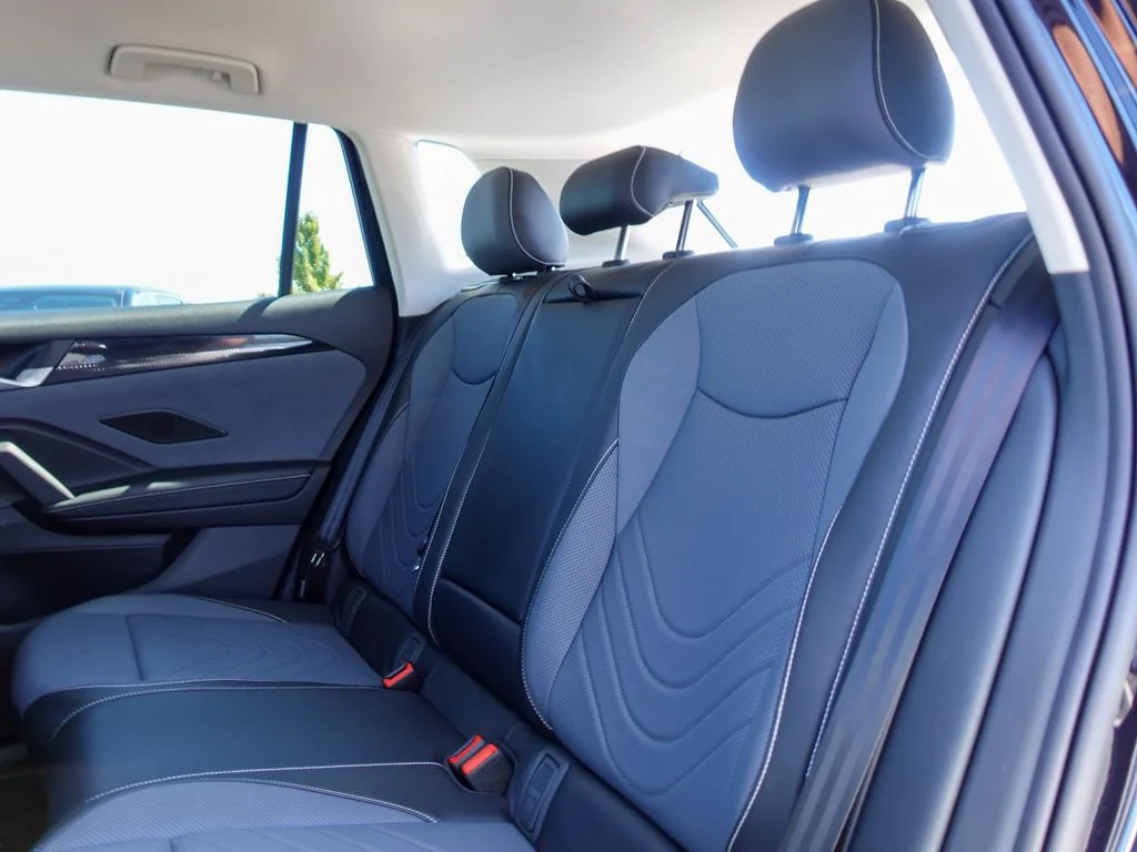 New 2026 Deep Black Pearl Volkswagen 2.0T SE image 22