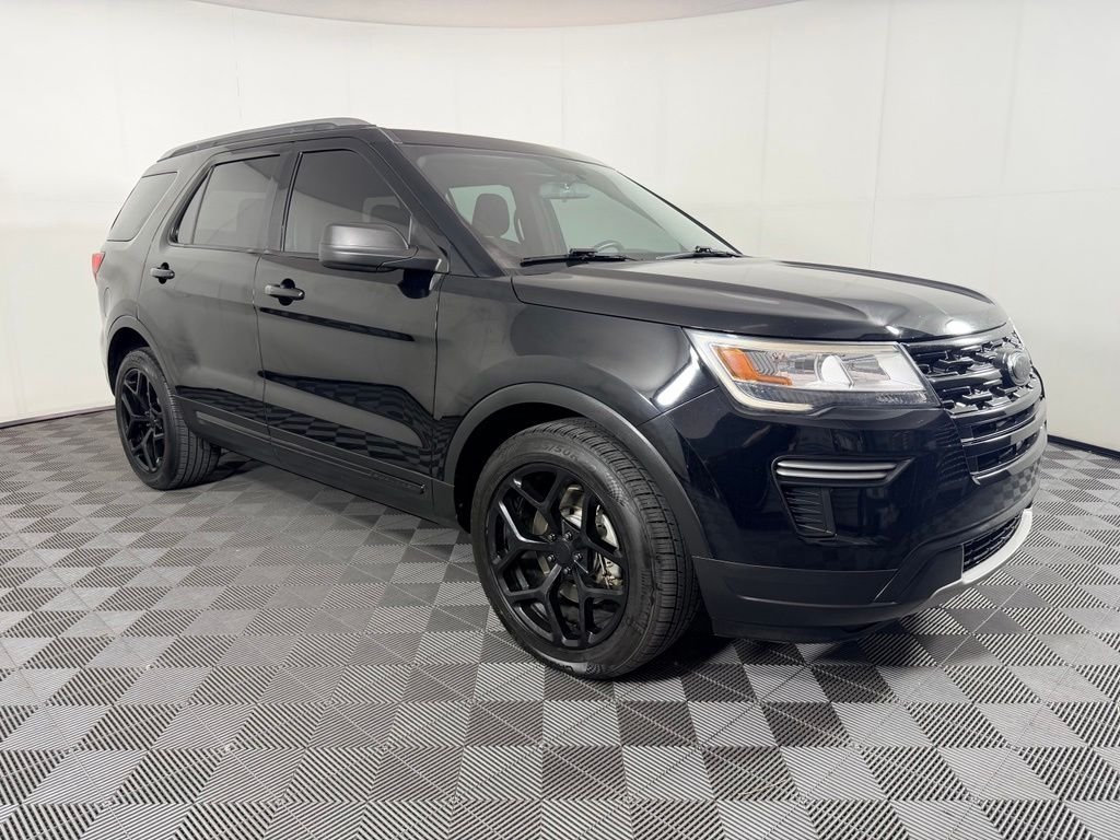 Used 2018 Black Ford XLT image 3