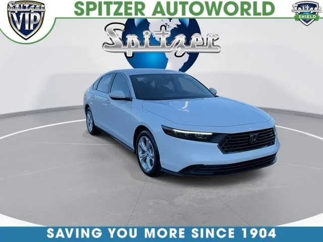 Used 2025 Platinum White Pearl Honda LX image 3