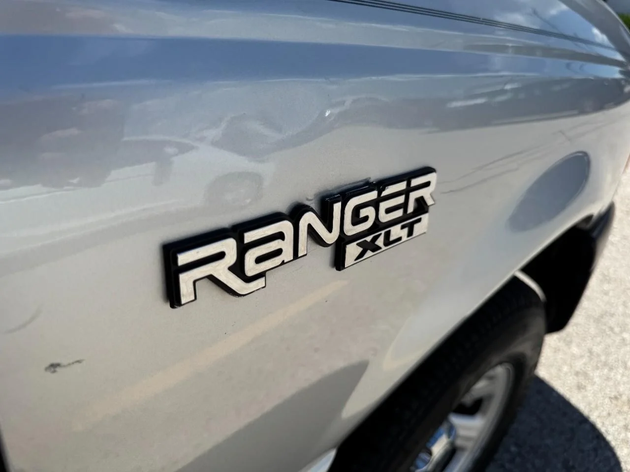 Used 2004 Silver Metallic Ford Reg Cab 3.0L XLT image 8