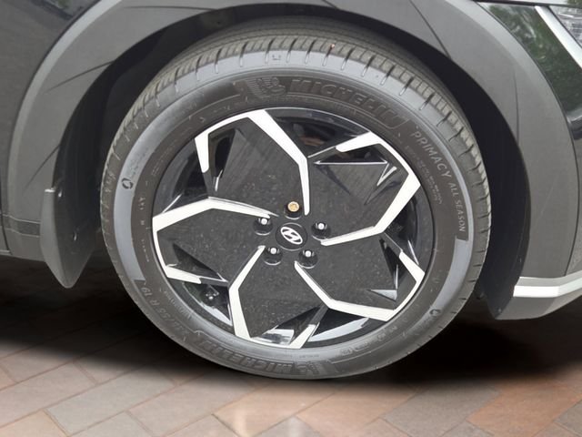 Used 2024 Abyss Black Hyundai SEL image 25