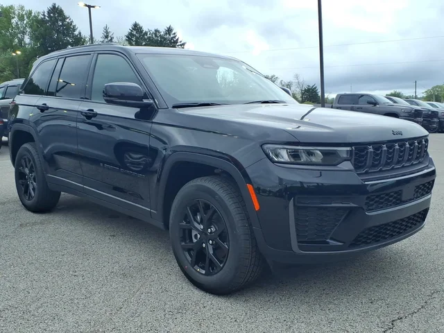 2026 Jeep Grand Cherokee Altitude
