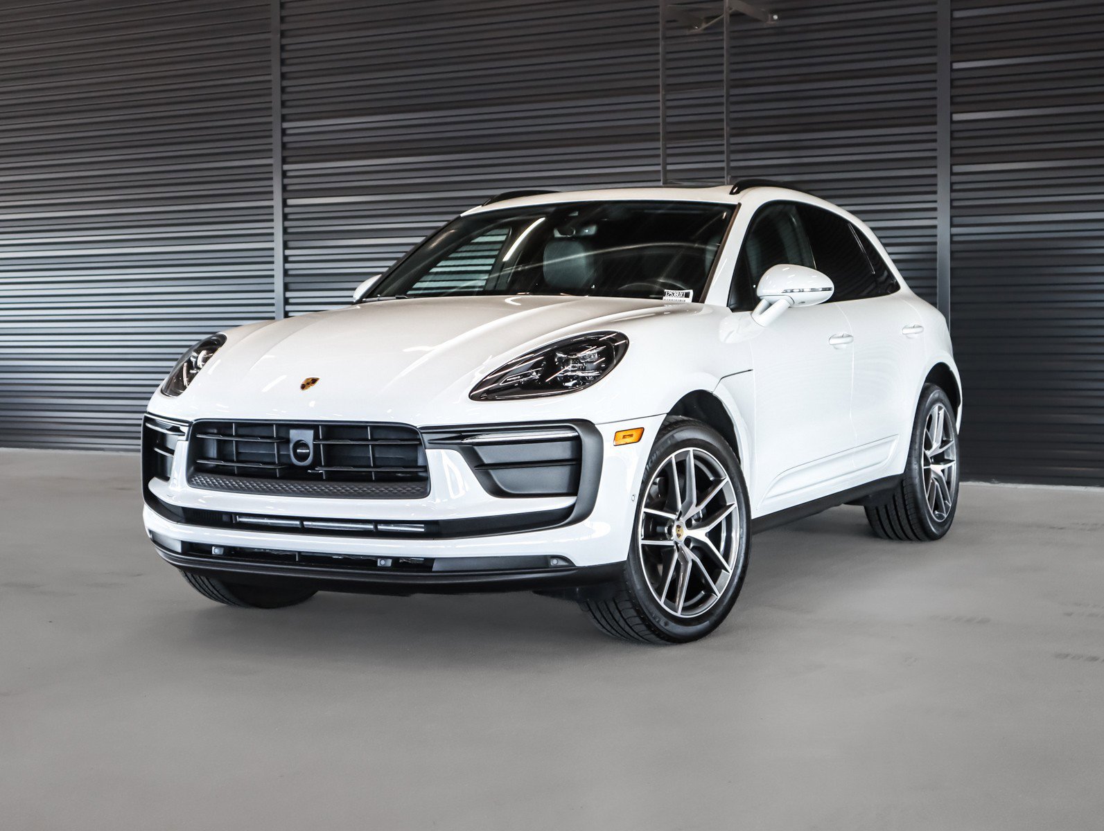 2022 Porsche Macan Base