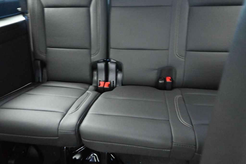 2026 Chevrolet Suburban Premier - Photo 17