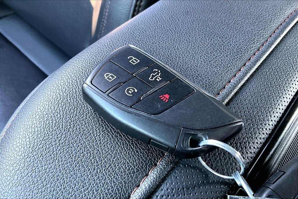 Used 2022 ONYX BLACK GMC AT4 image 10