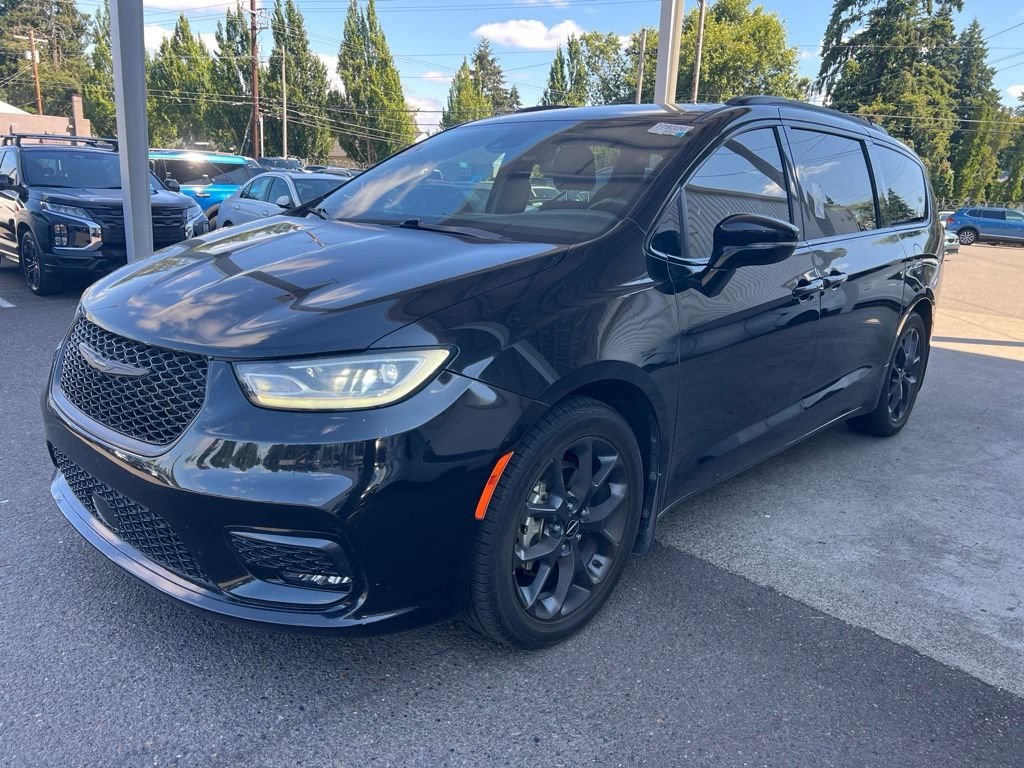 Used 2021 Brilliant Black Crystal Pearlcoat Chrysler Touring image 2