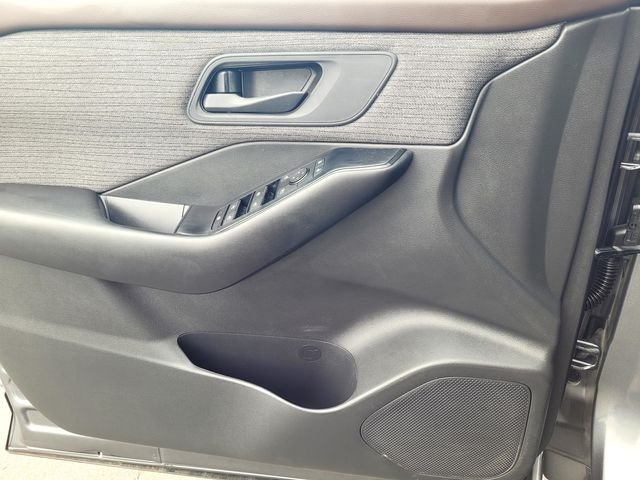 Used 2023 Gray Nissan S image 16