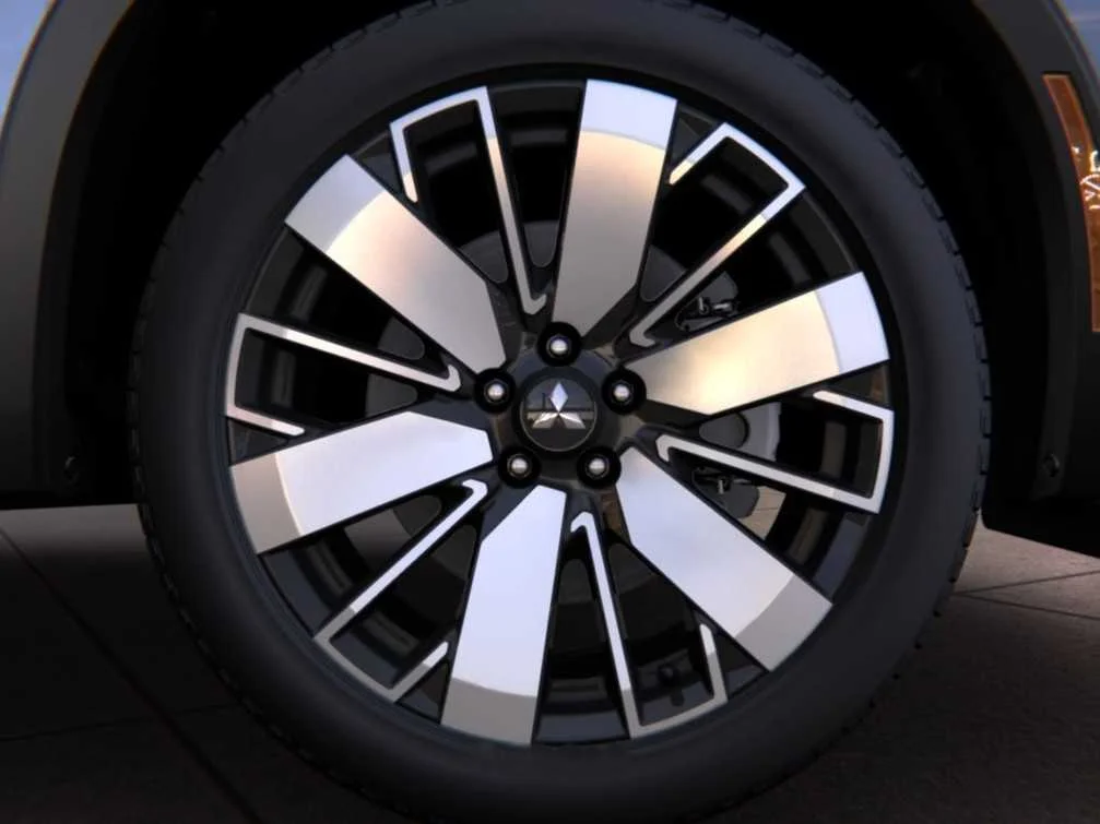 New 2026 Moonstone Gray Metallic Mitsubishi SEL image 7