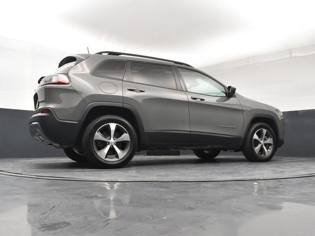 Used 2022 Gray Jeep Limited image 24