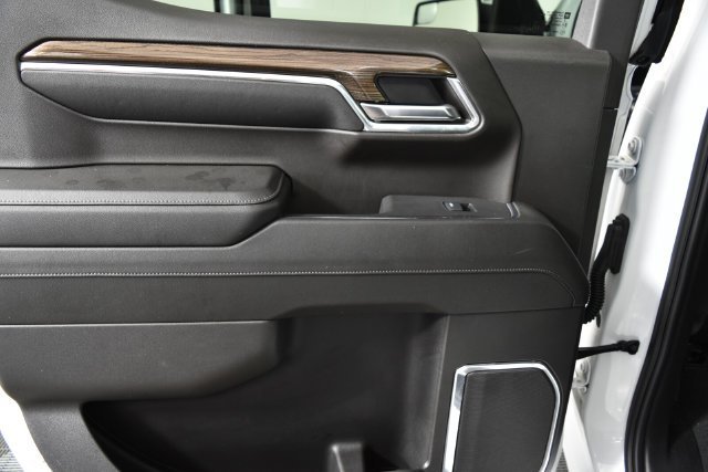 Used 2024 Summit White Chevrolet LT (2FL) image 35
