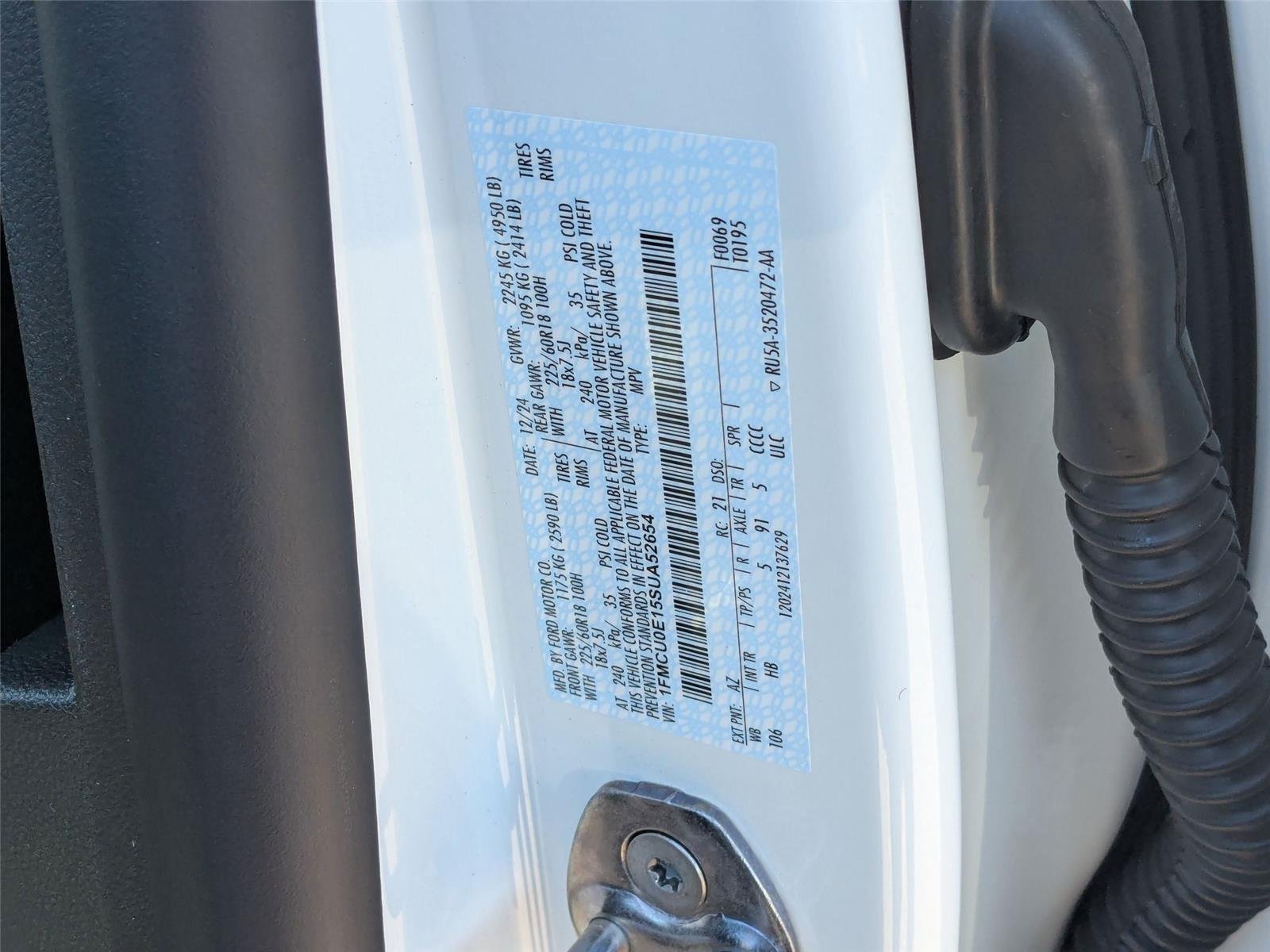 New 2025 Star White Metallic Tri-coat Ford Plug-in Hybrid image 37