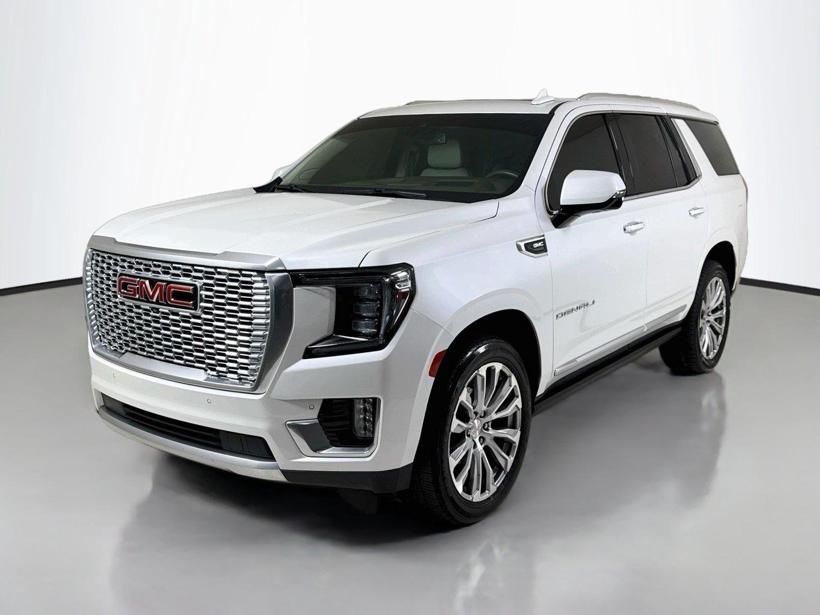 Used 2022 White Frost Tricoat GMC Denali | 22