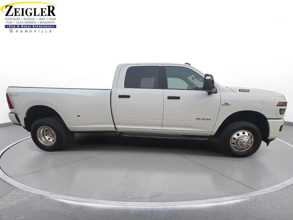 Used 2025 White Ram Big Horn image 4