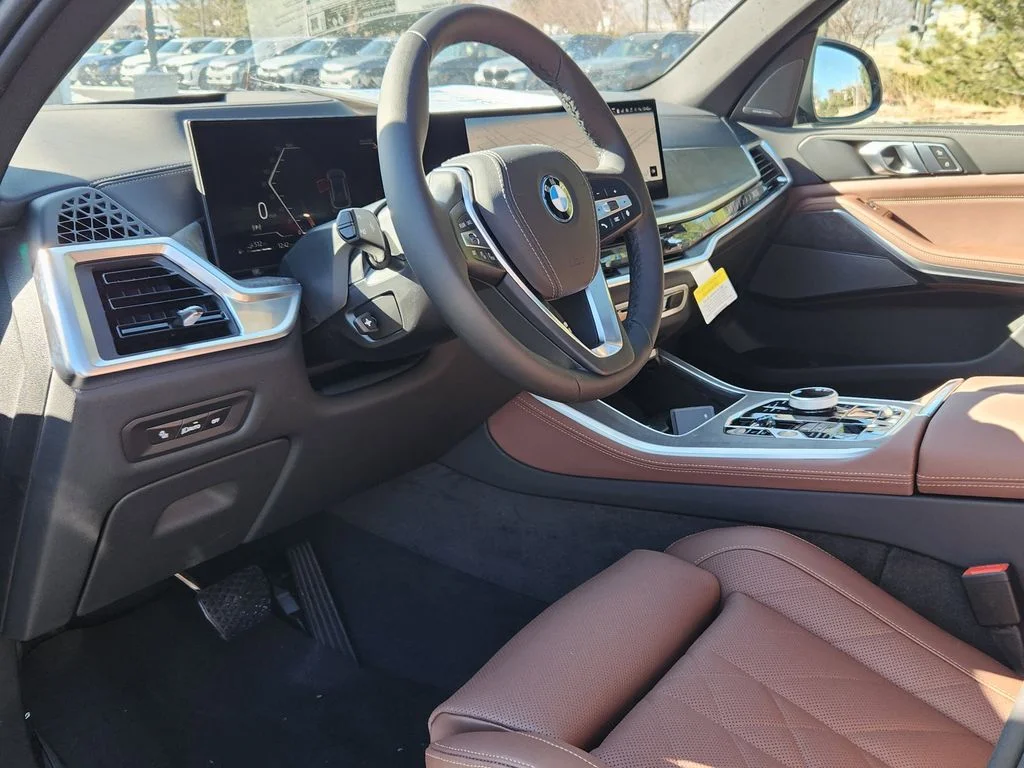 New 2026 Skyscraper Grey Metallic BMW xDrive50e image 9