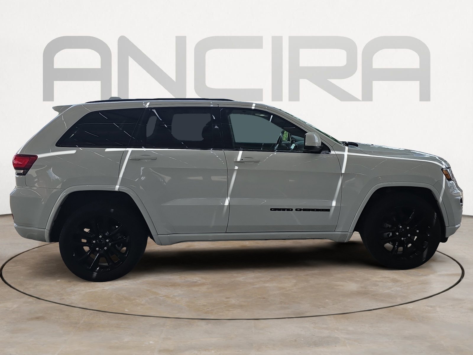 Used 2019 Bright White Clearcoat Jeep Altitude image 9
