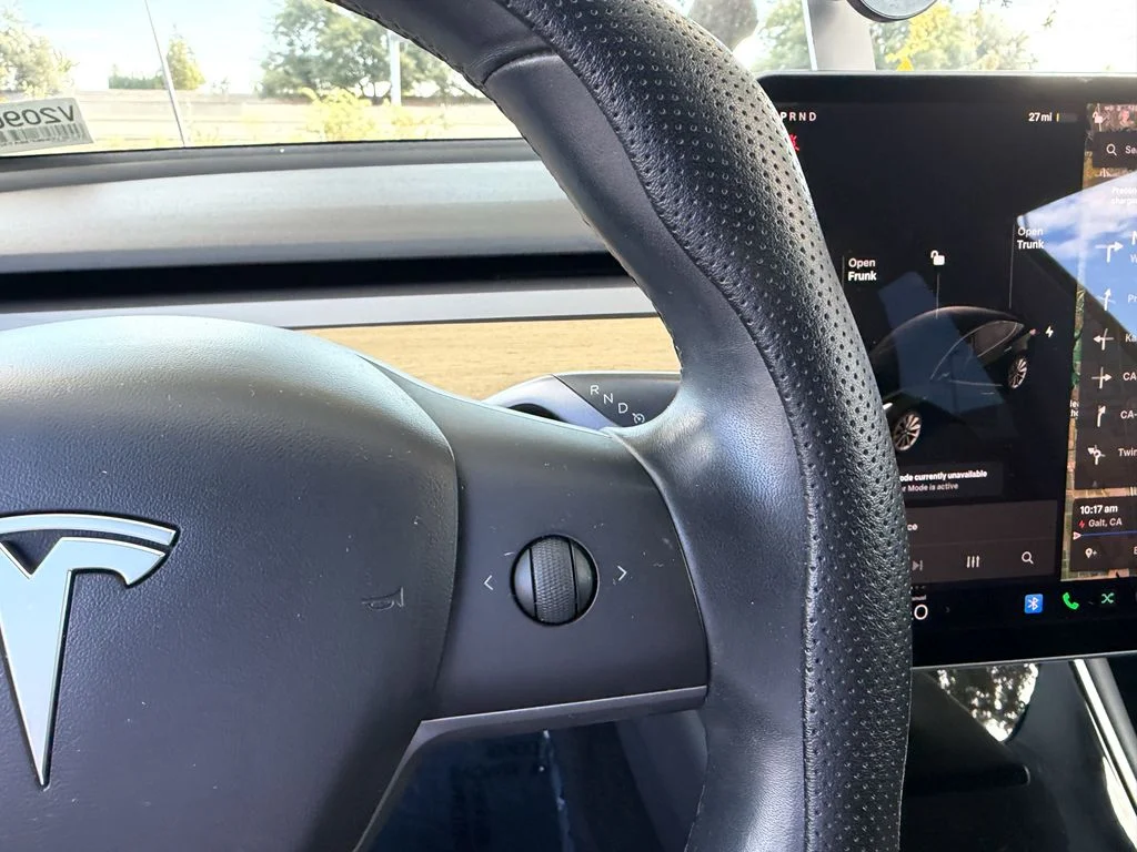 Used 2019  Tesla Long Range image 14