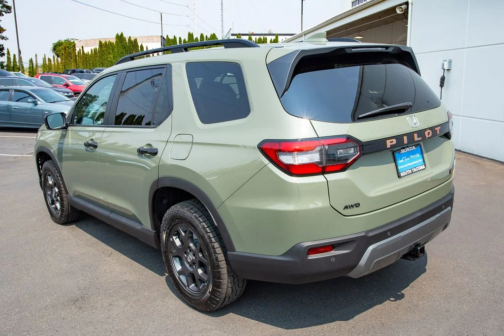 New 2026 Ash Green Metallic Honda TrailSport w/Pet Package image 8